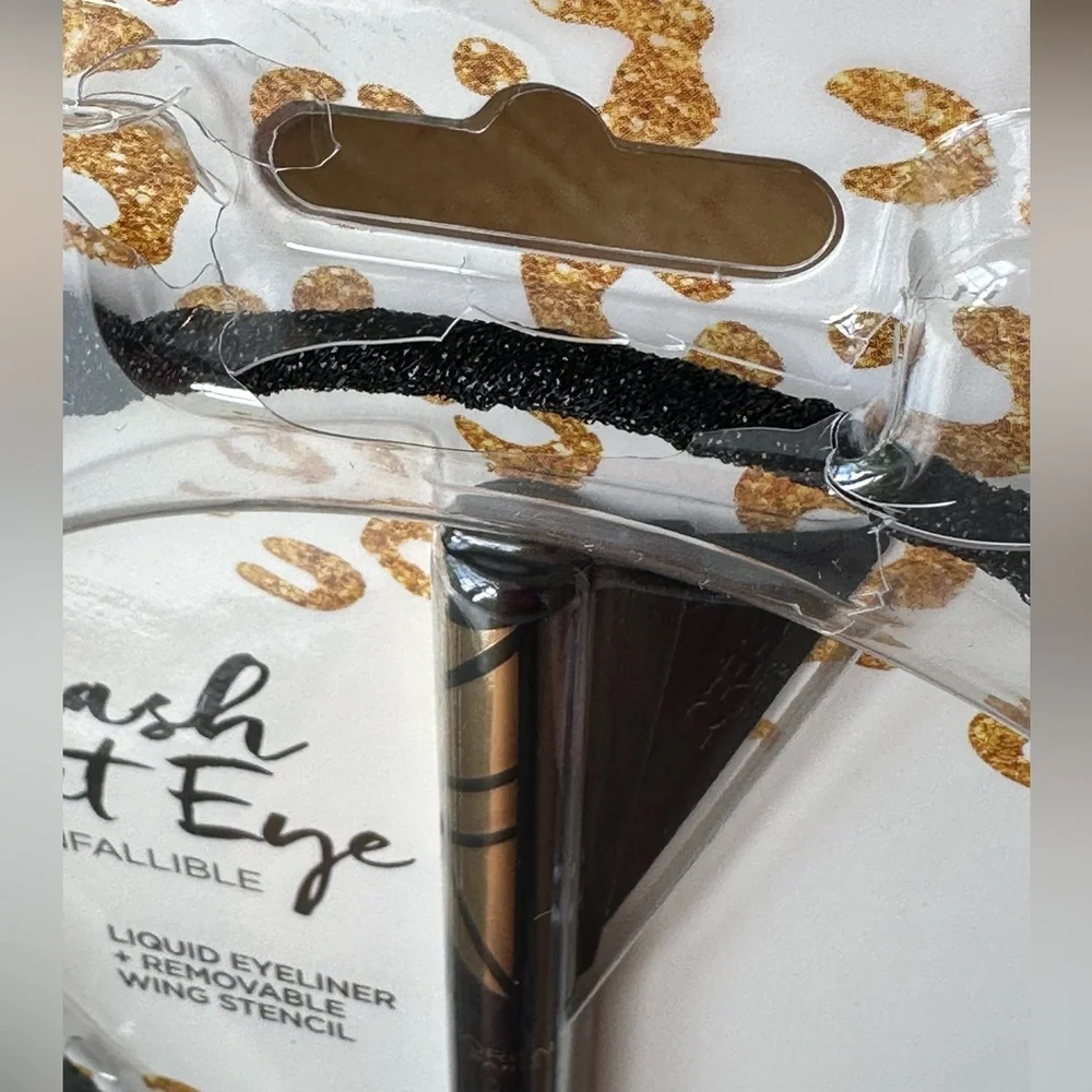 NEW L'Oréal Paris Limited Edition Cat Ears Plus Flash Cat Eyeliner